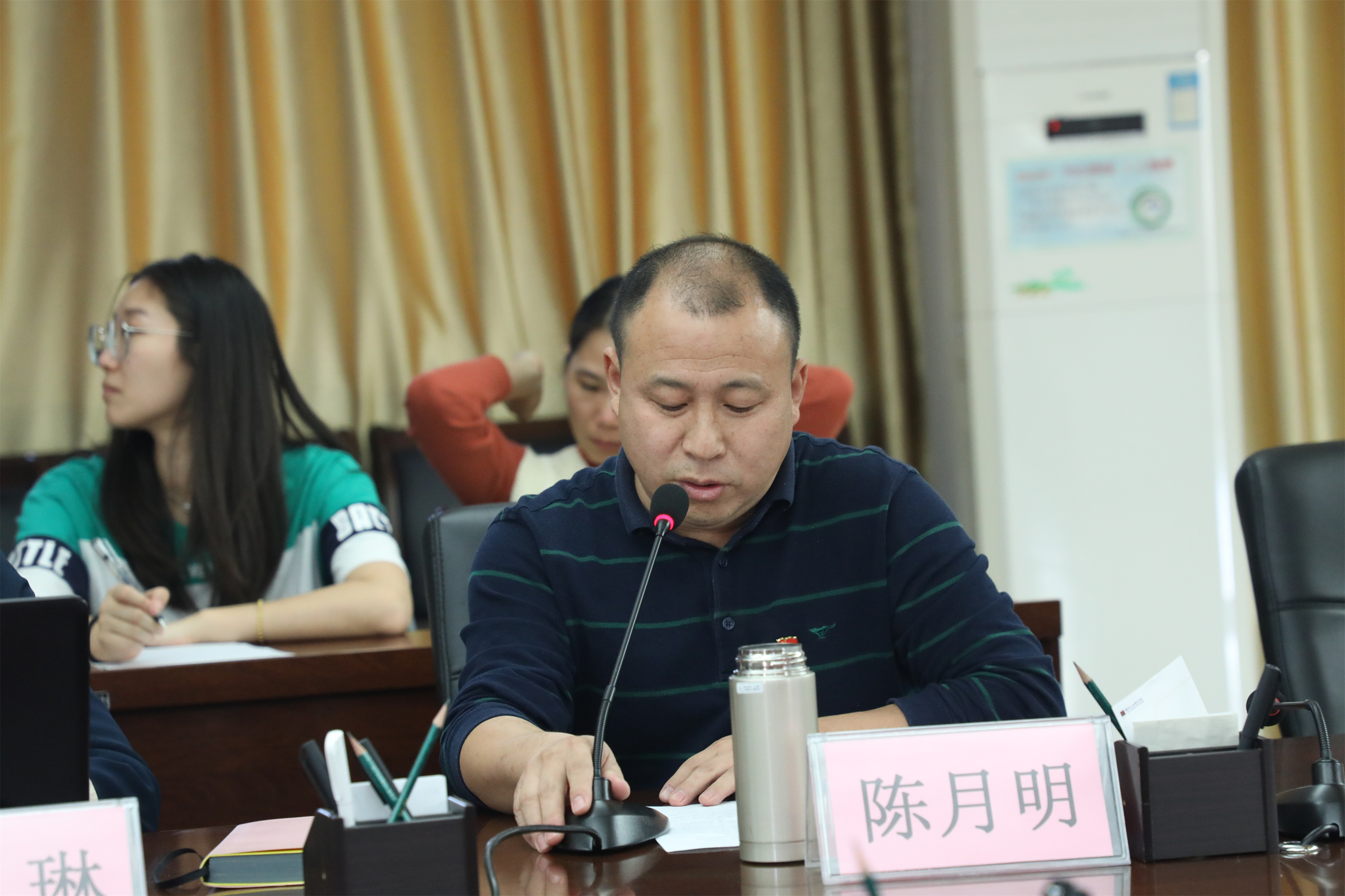 党委组织(统战)部副部长陈月明主持交流会广西建设职业技术学院土木
